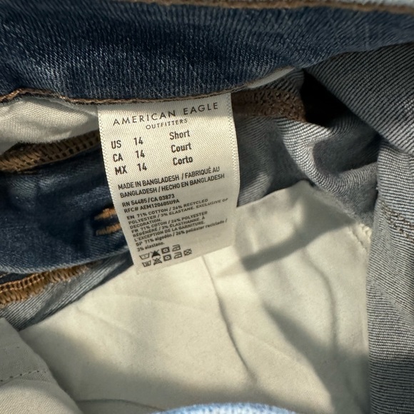 American Eagle Outfitters Light Blue High Rise Jeans - Picture 5 of 5